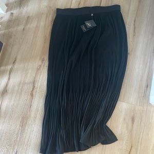 Pleated skirt